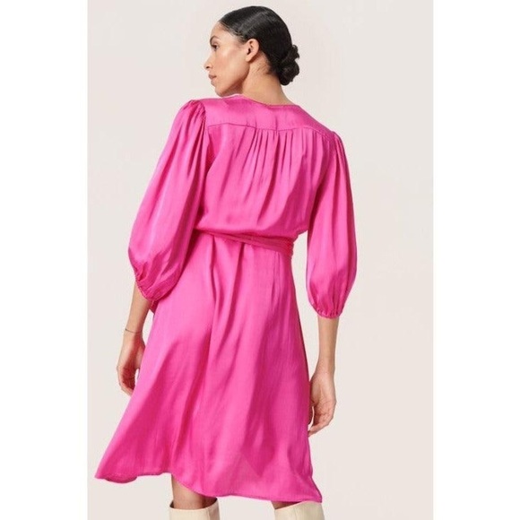 Soaked in Luxury SLEline Wrap Dress in Fuchsia Fedora Size Small - Picture 3 of 9